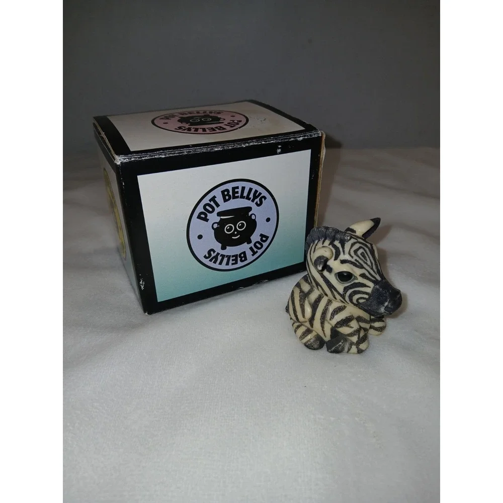 Harmony Kingdom Pot Bellys‎ box PBBZE 